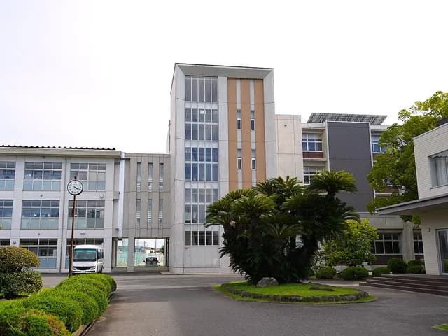 中津南高校の外観