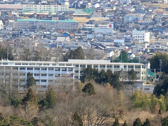 中津商業高校の外観
