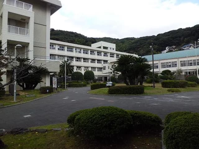 鳴滝高校の外観