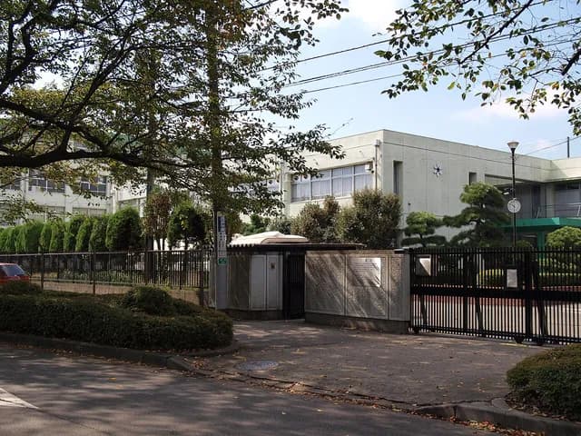 砂川高校の外観