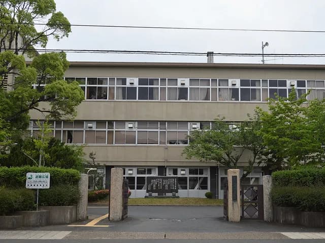 西舞鶴高校の外観
