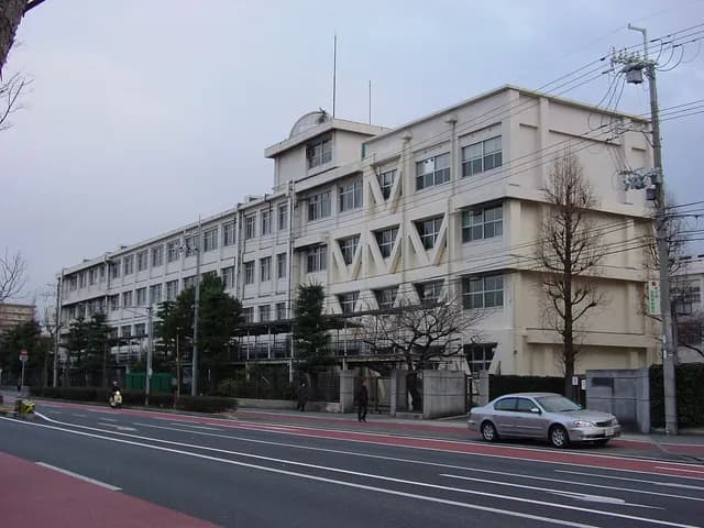 西宮東高校の外観