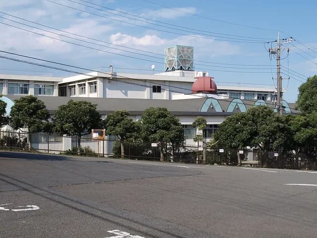 野津田高校の外観