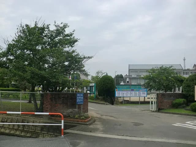 小川工業高校の外観