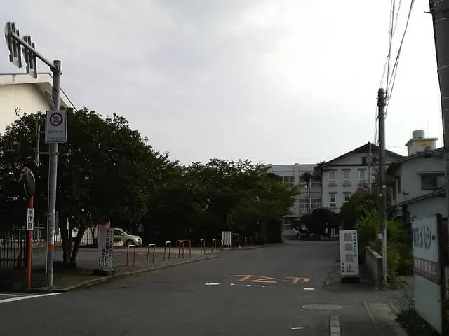 大分上野丘高校の外観
