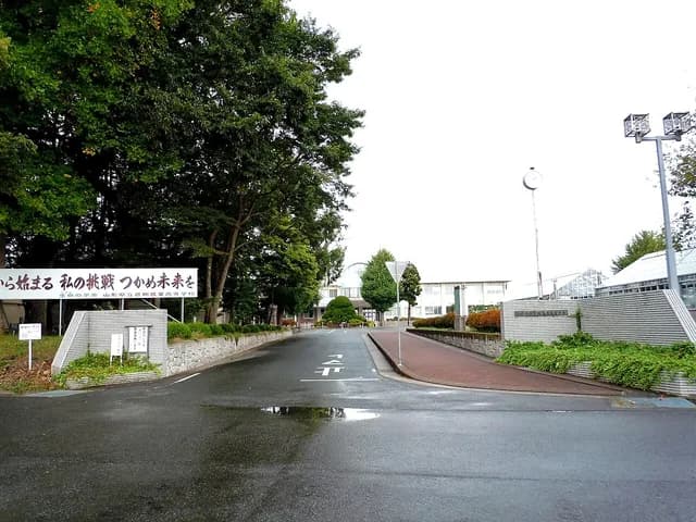 置賜農業高校の外観