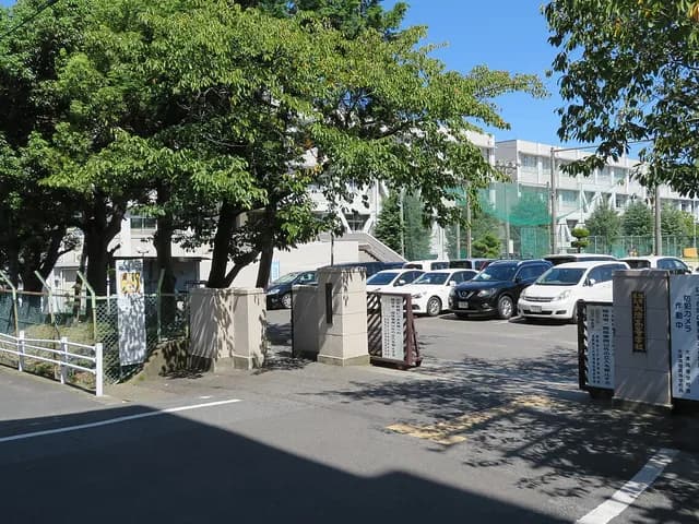 大津高校の外観