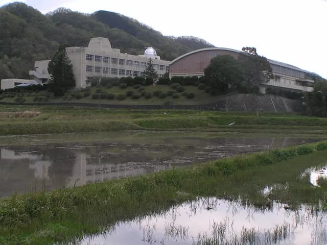 篠山鳳鳴高校の外観