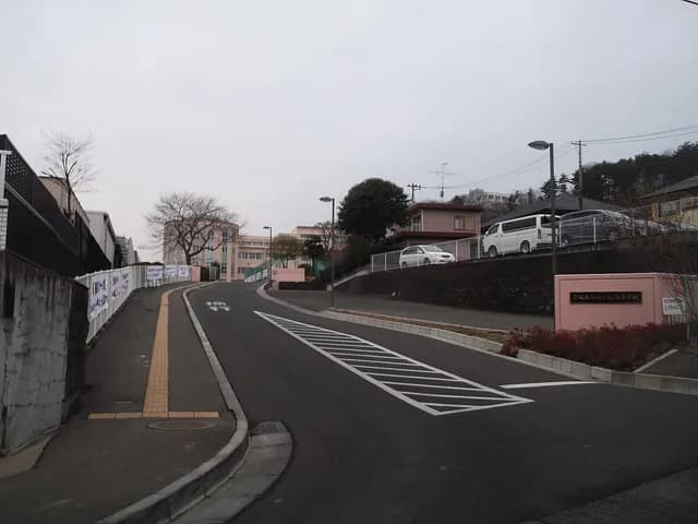 仙台三桜高校の外観