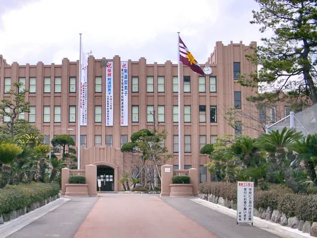 島原高校の外観