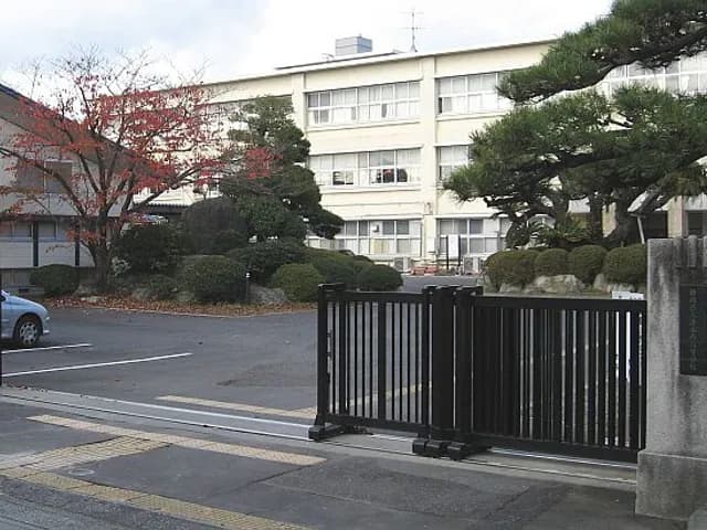 清水西高校の外観