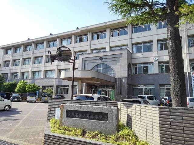 篠ノ井高校の外観