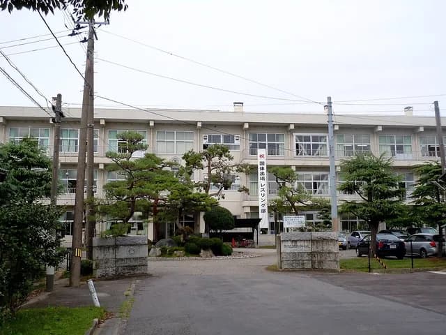 白根高校の外観