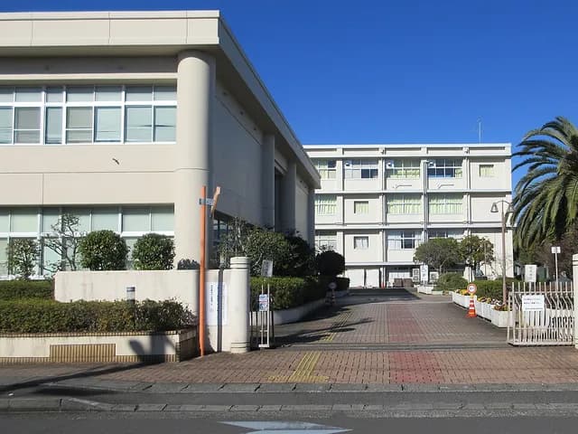 静岡城北高校の外観
