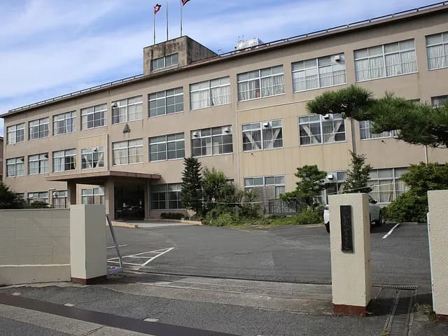 松蔭高校の外観