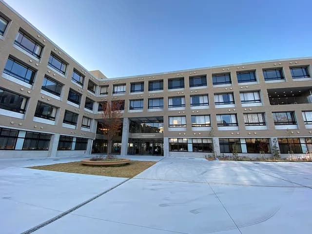 吹田東高校の外観