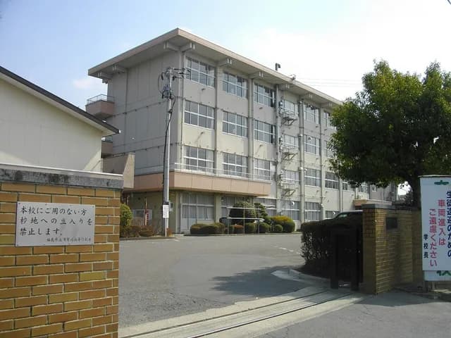 須賀川創英館高校の外観