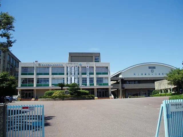 須磨友が丘高校の外観