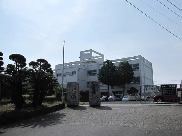 洲本実業高校の外観