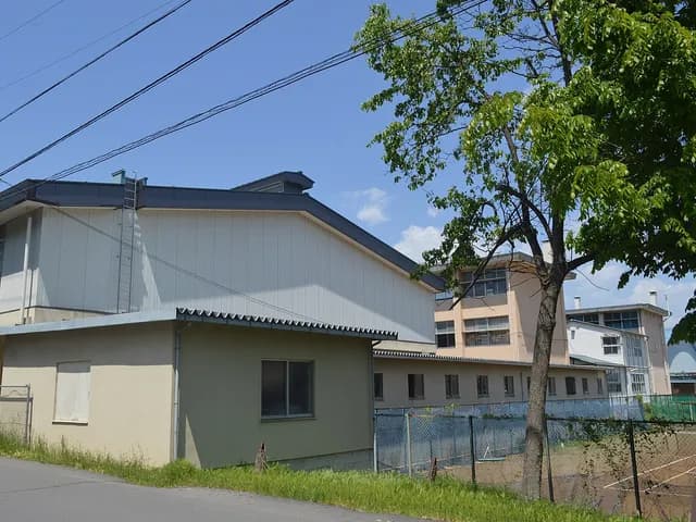 須坂東高校の外観