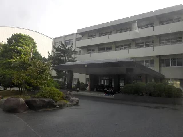 大社高校の外観