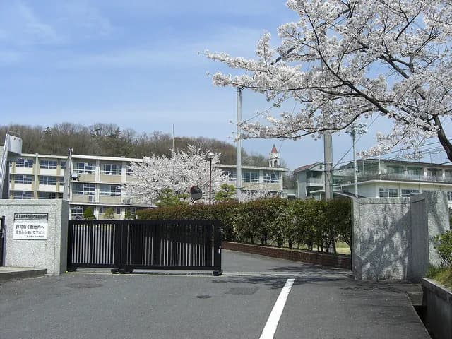 多治見北高校の外観