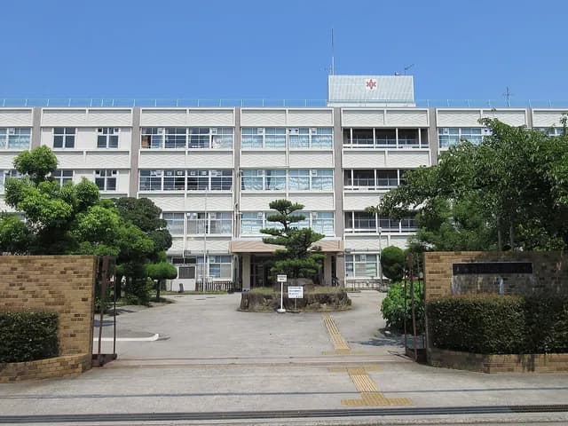 高石高校の外観