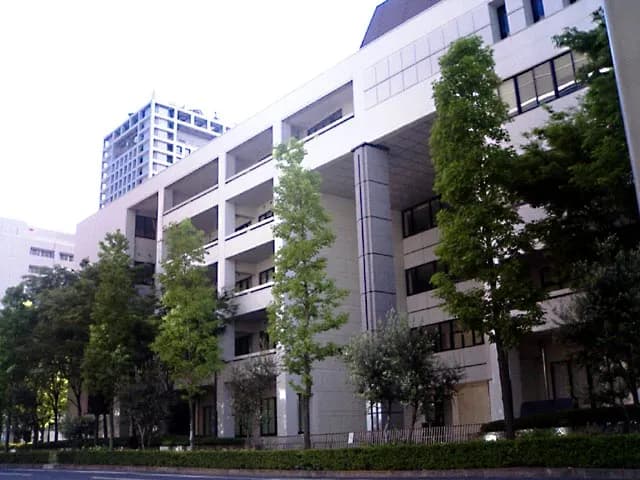 高松高校の外観