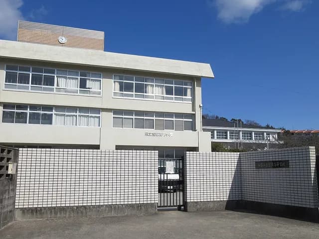 宝塚高校の外観