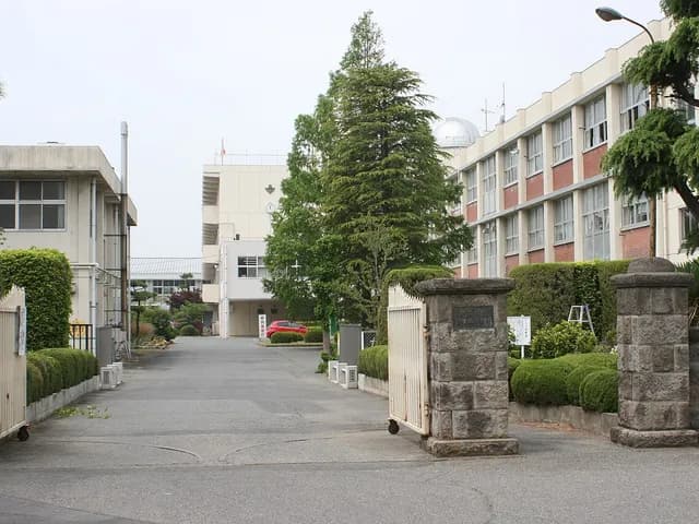 玉村高校の外観
