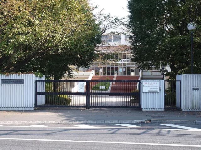 田無高校の外観