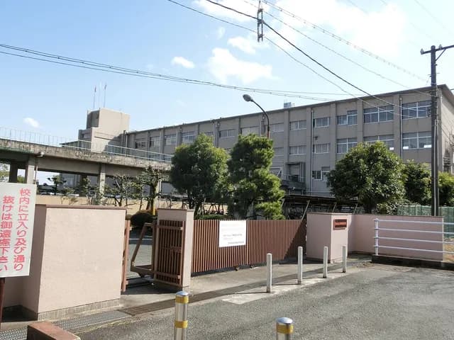 東海樟風高校の外観