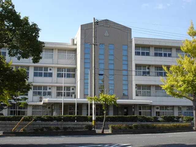 徳山高校の外観