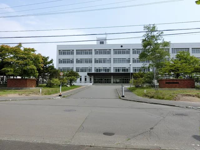 苫小牧工業高校の外観
