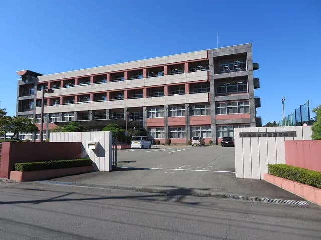 杜陵高校の外観