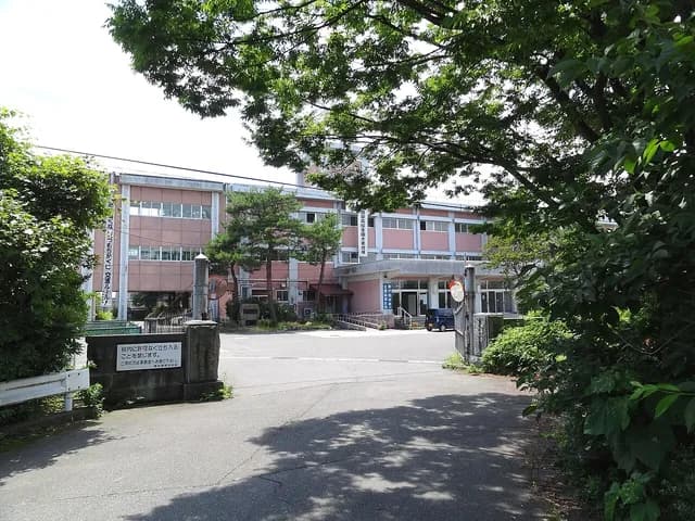 豊栄高校の外観