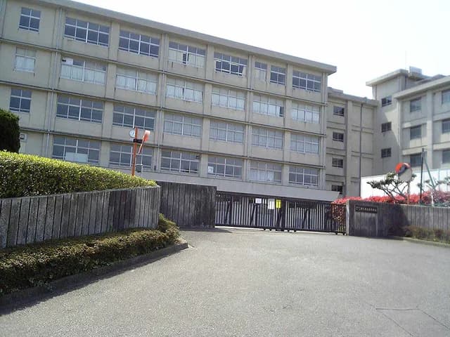津久井浜高校の外観
