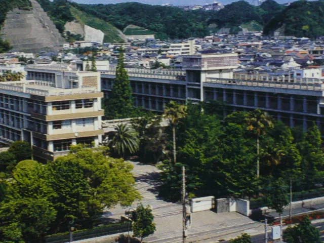 鶴丸高校の外観