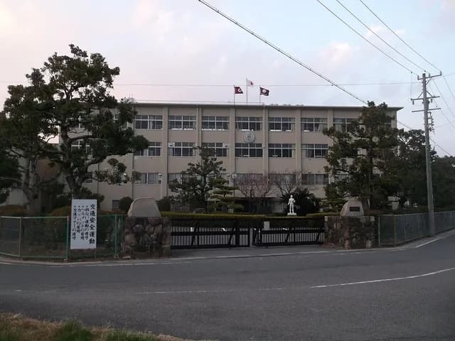 津島北高校の外観