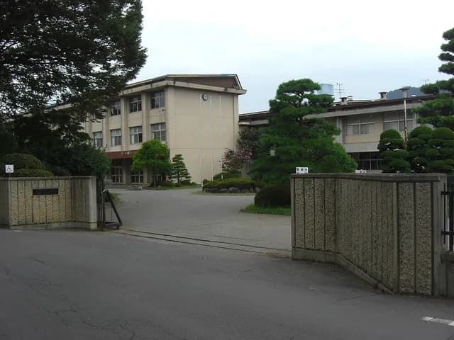 上田千曲高校の外観