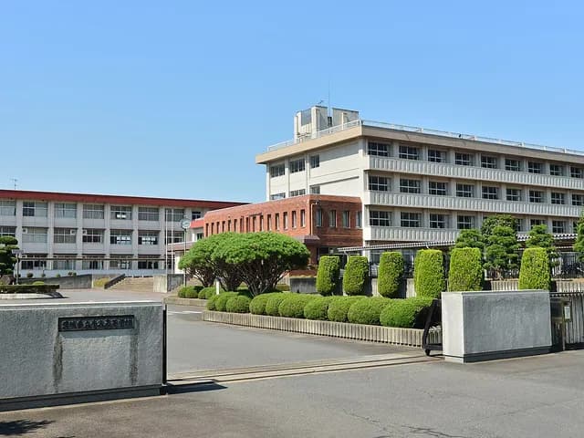 牛久高校の外観