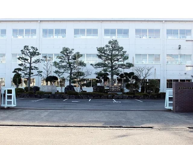 羽水高校の外観