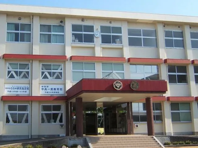 日高高校の外観