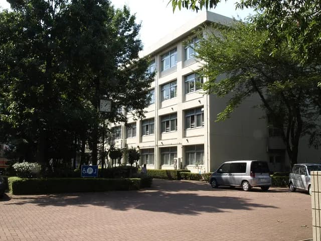 大和西高校の外観