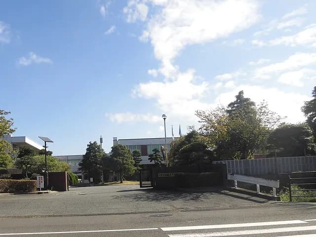 八代清流高校の外観