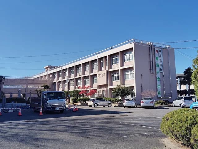 四日市高校の外観