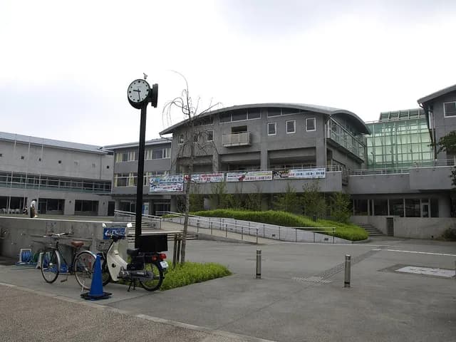 横須賀総合高校の外観