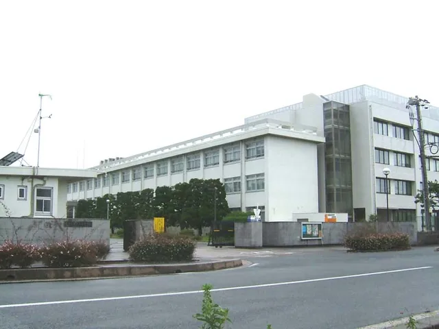 米子工業高専の外観