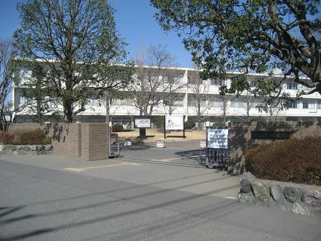 寄居城北高校の外観