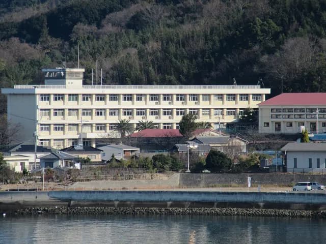 弓削高校の外観